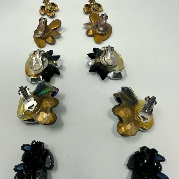 Set of 5 Vintage Jeweled Costume clip on earrings - Picture 9 of 9